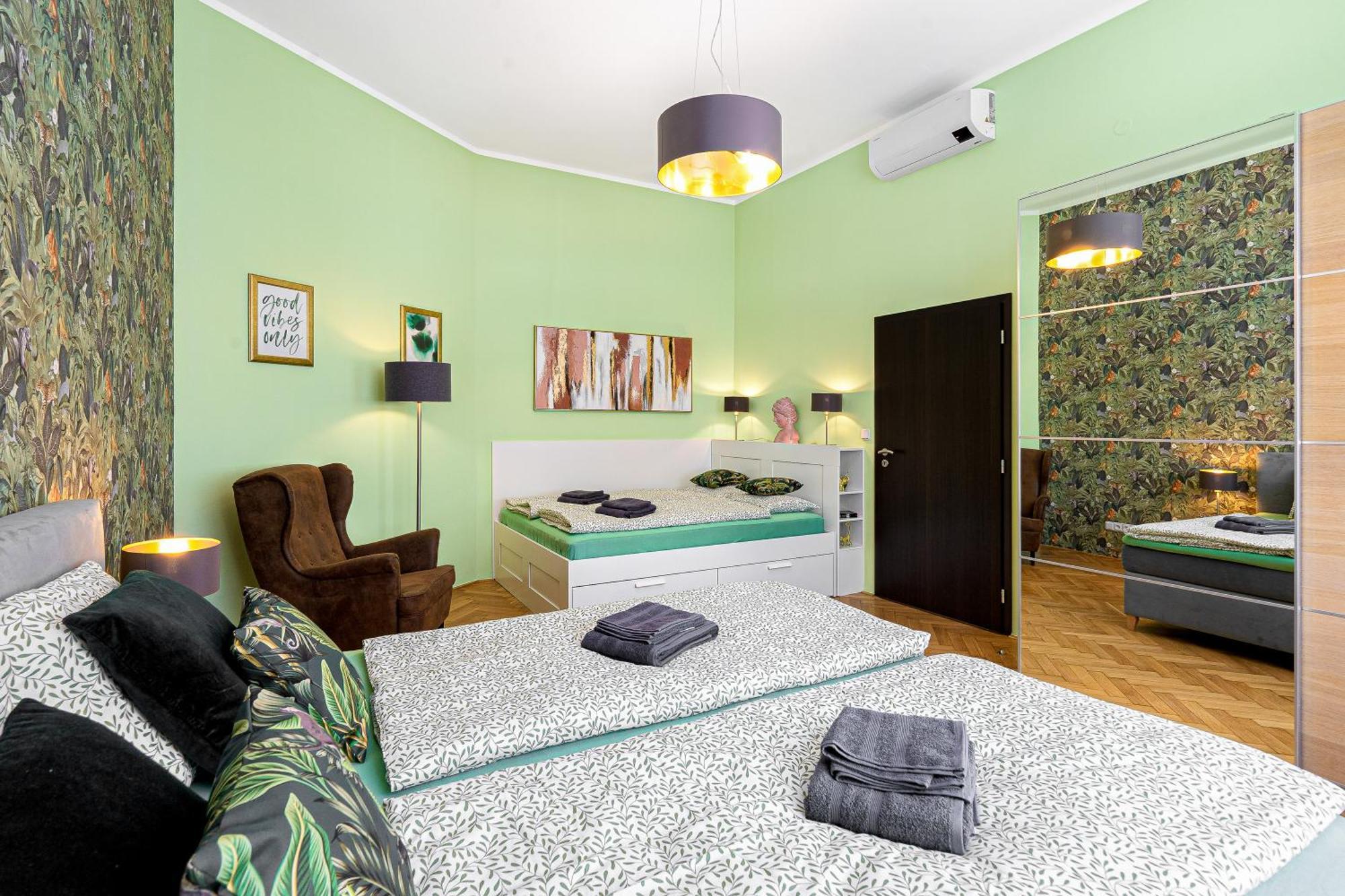 Oasis Apartments At Charles Square Praag Buitenkant foto