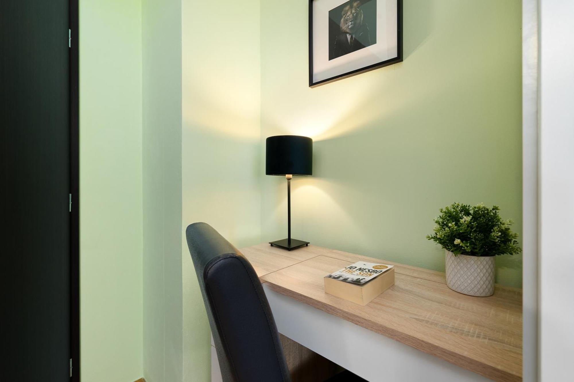 Oasis Apartments At Charles Square Praag Buitenkant foto